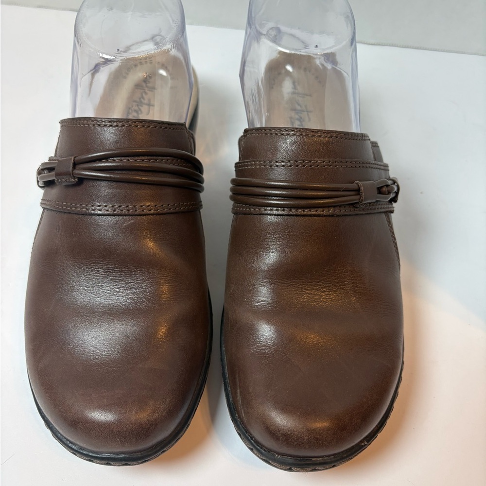 Clarks Collection brown leather slip-on clogs size 8